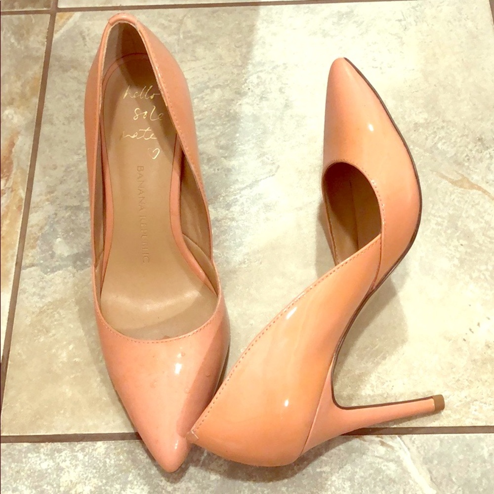 Banana Republic peach heels, size 6